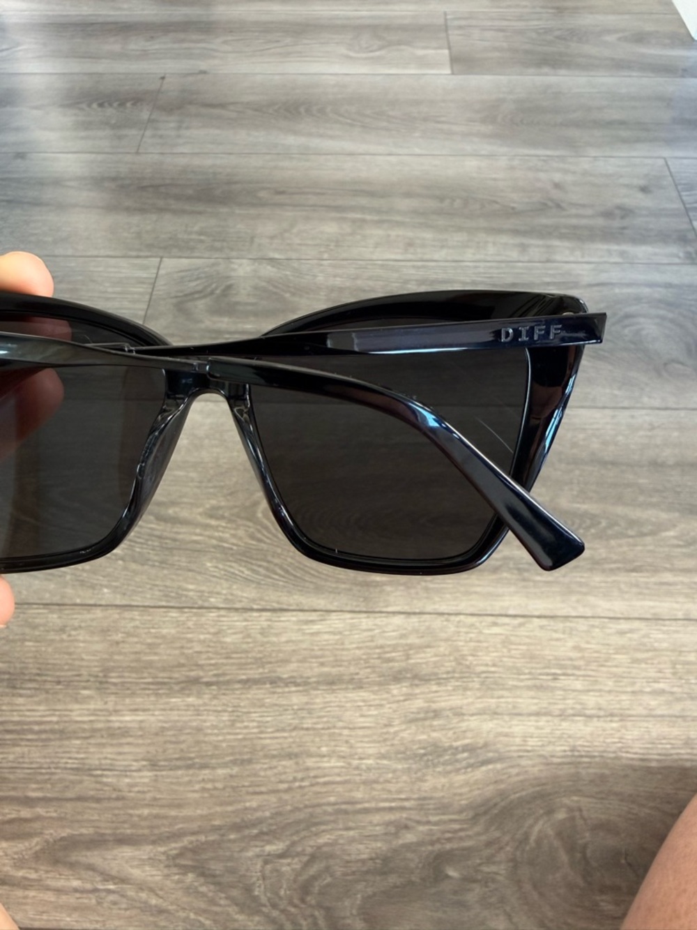 Diff Eyewear Becky II Women’s Oversized Black Square Sunglasses - Picture 7 of 15